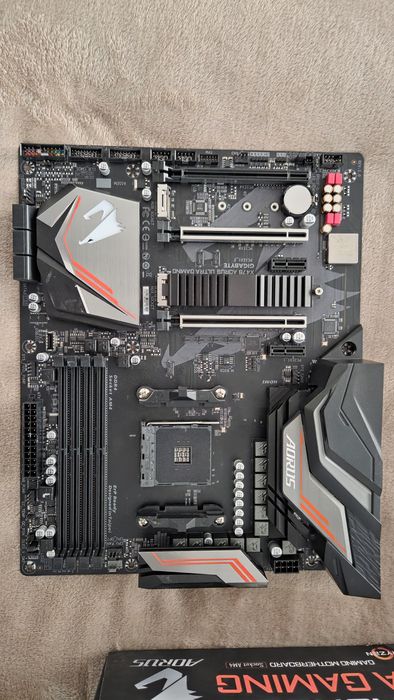 Placa de baza Gigabyte X470 Aorus