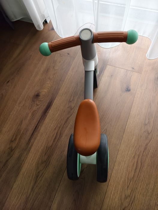 HAPE Bicicleta de echilibru Verde cu 3 rotiI - tricicleta 1-4 ani