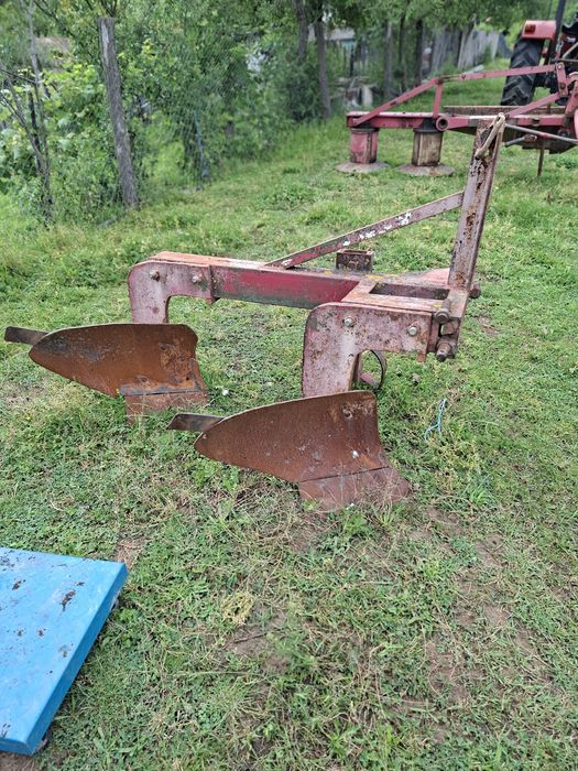 Plug tractor  2 brazde