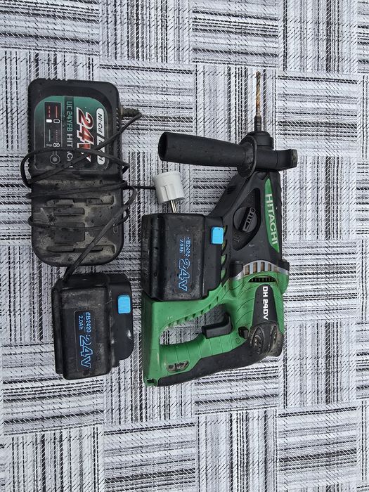 Ciocan rotopercutor cu acumulatori HITACHI DH 24 DV.
