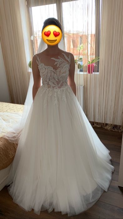 Vând rochie de mireasa(fără tash the dress) plus diadema par jubile
