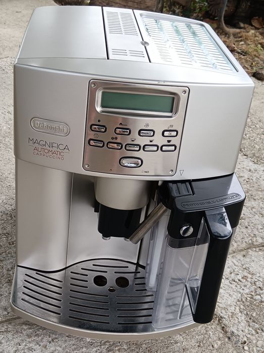DeLonghi Magnifica, expresor cu râșniță, cafea, capucino, spumare lapte