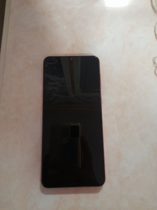 Samsung A02  ishlashi tiniq aybi yoq hamma narsasi joyida zudlik bn