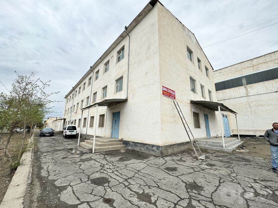 Bino sotiladi Urganch shaxri xududida