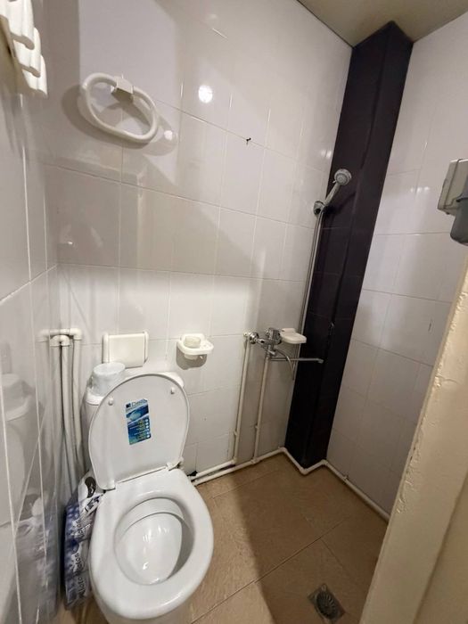 1 комнатная в центре Чирчика с мебелью и техникой