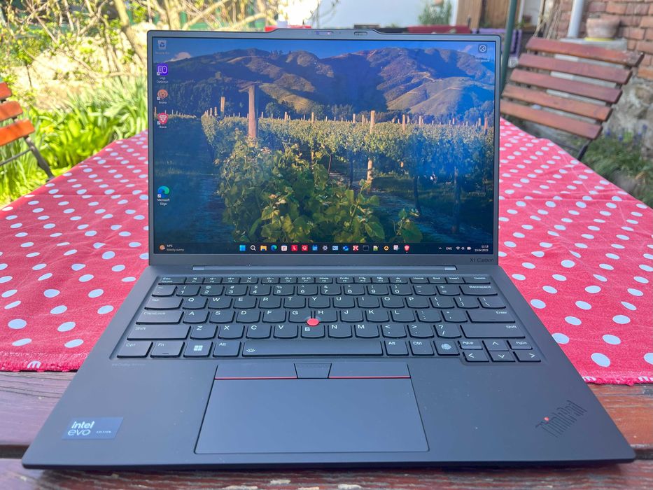 Laptop Lenovo ThinkPad X1 Carbon Gen 12 nou impecabil