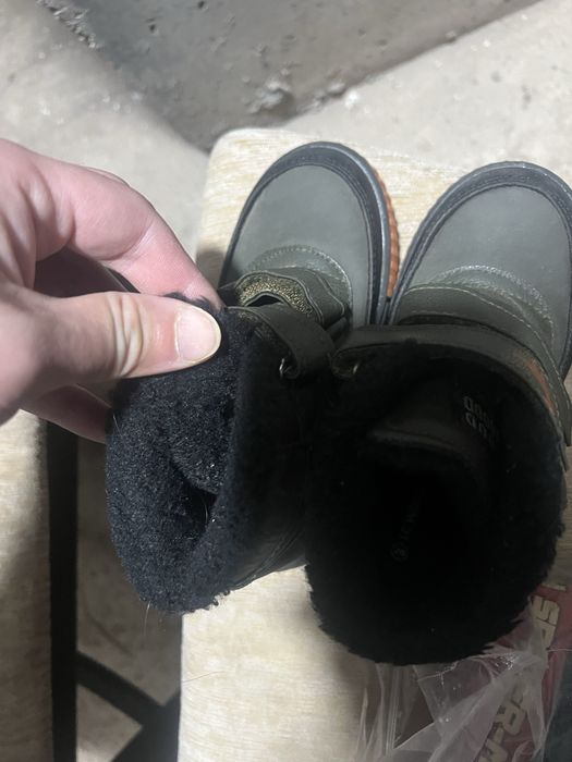 Продам зимние детские ботинки