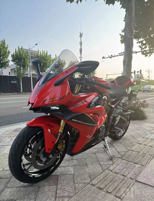 Voge 660 S       .