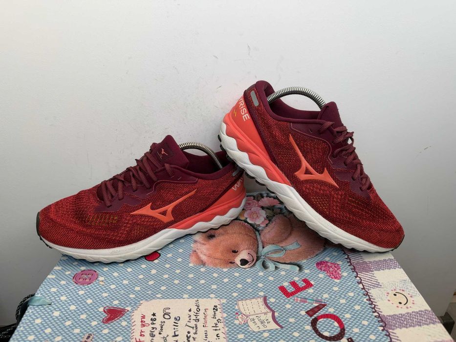 Mizuno WAVE SKYRISE 2''оригинални маратонки 42 номер