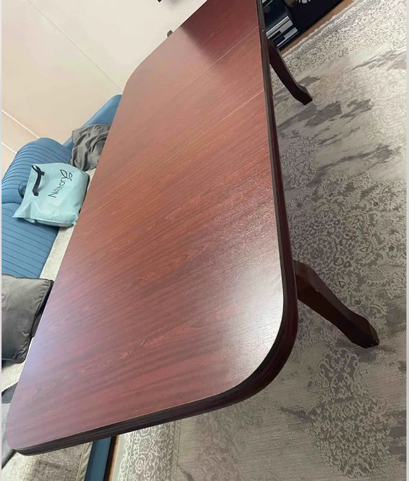 Стол для кухню . Стол для гостей