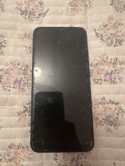 Продам не рабочие телефоны