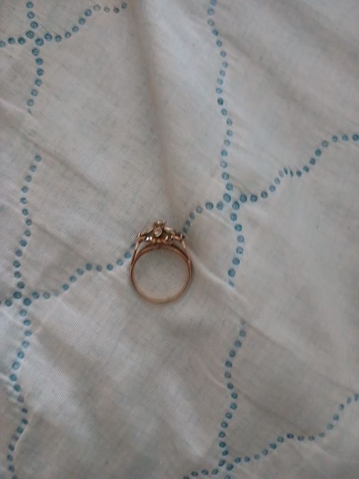 Продам золотую кольцо