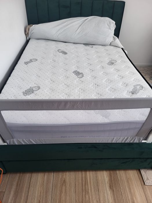 Pat tapitat 140×200 cm + saltea  140×200 cm