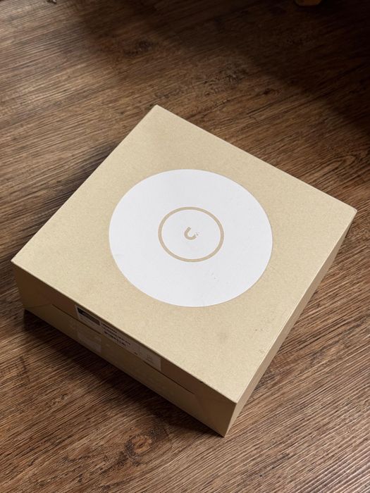 Точка доступа Ubiquiti UniFi U7 Pro