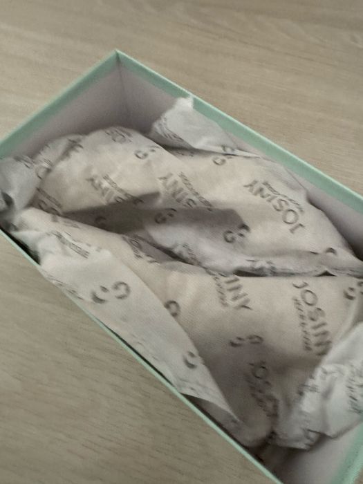 Продам туфли josyn