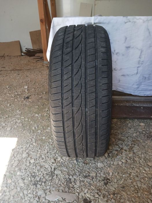 Продавам гуми Powertrac 255/50R19