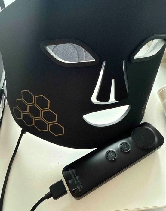 LED фотонна маска за лице.