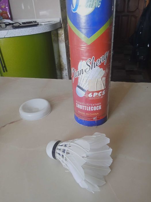 Продам воланчик из перьев