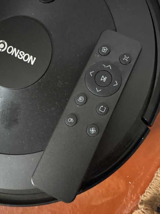 Продам робопылесос ONSON E6