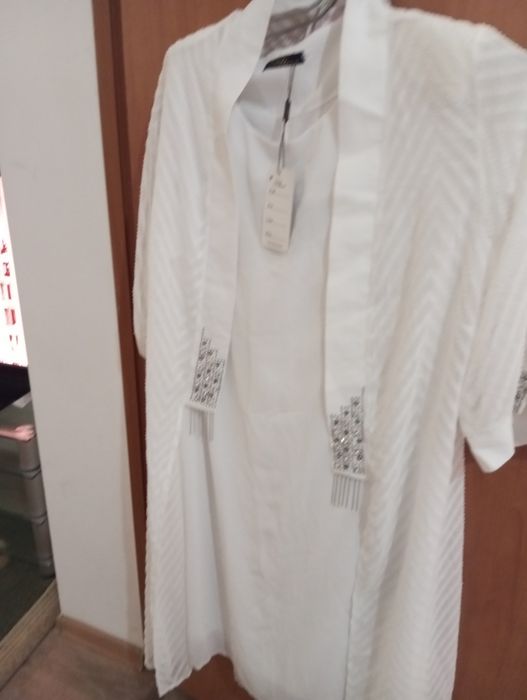 Продам платье белое