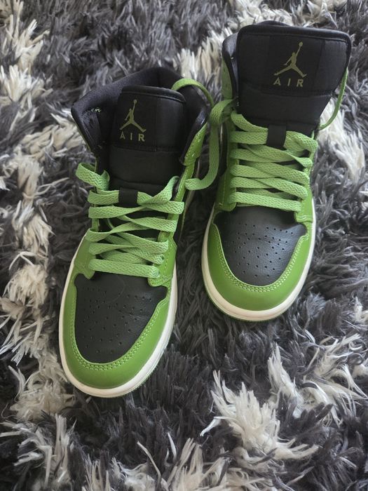 Маратонки   Air Jordan  N 37,5 НОВИ