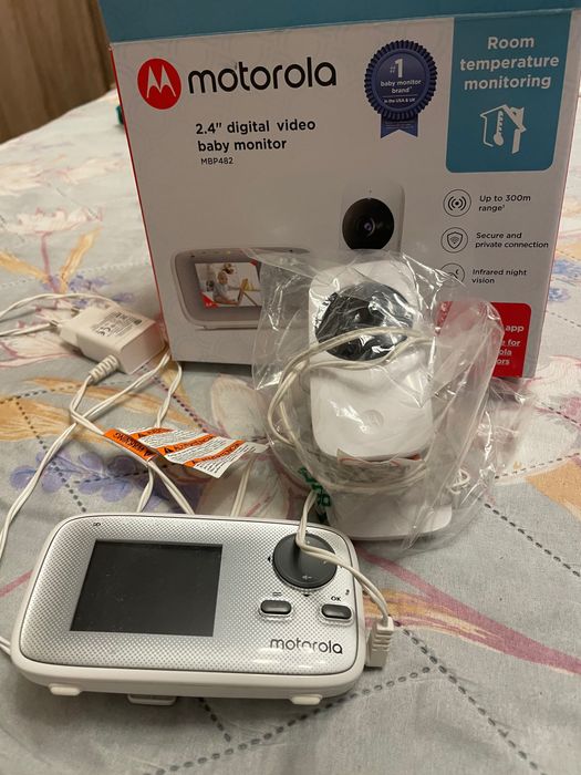 Цветен бебефон Motorola