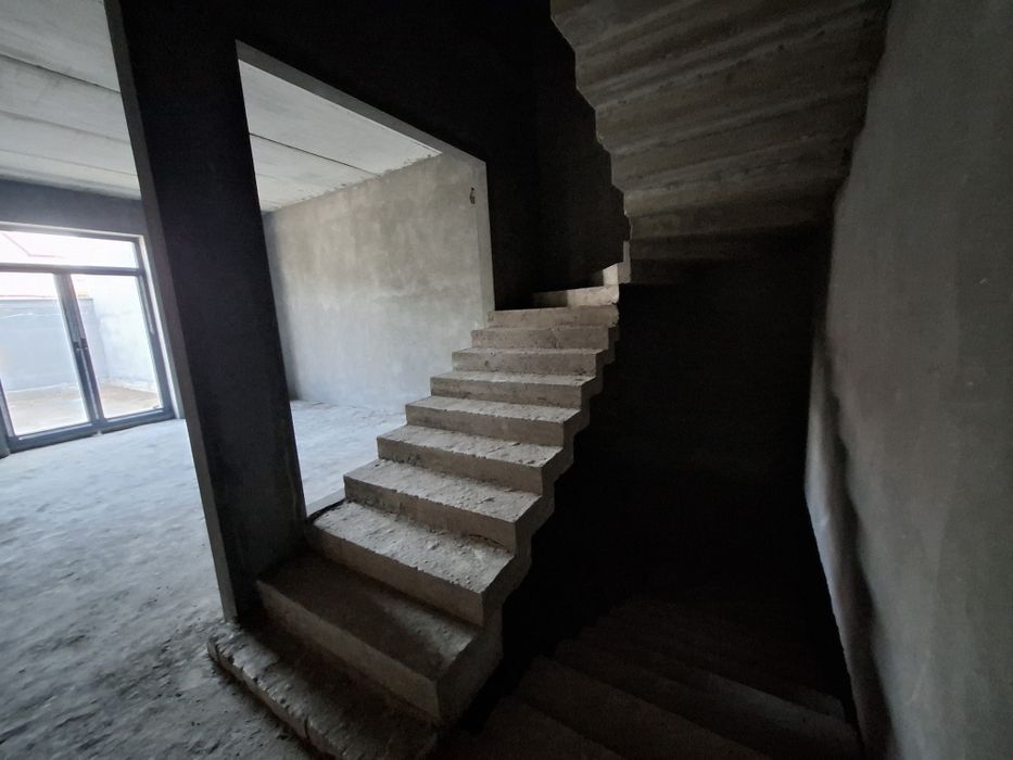 М.Улугбекский р-н, Луночарский Про-ся 5,6-соток евродом каробка 8-ком