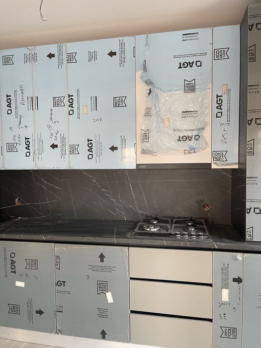 Vand mobila de bucatarie din mdf mat cu electrocasnice