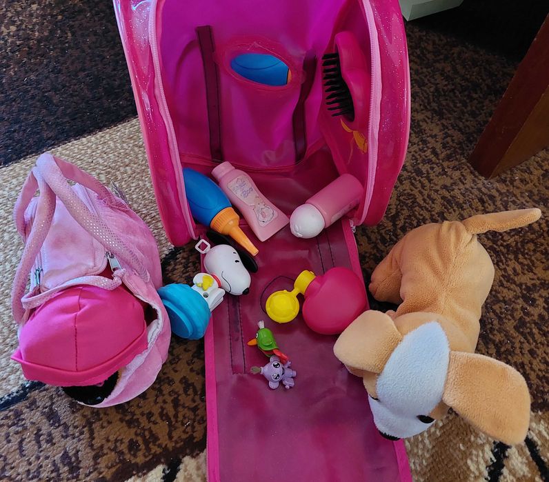 Лот от кученца с чантички и аксесоари за 10 лв