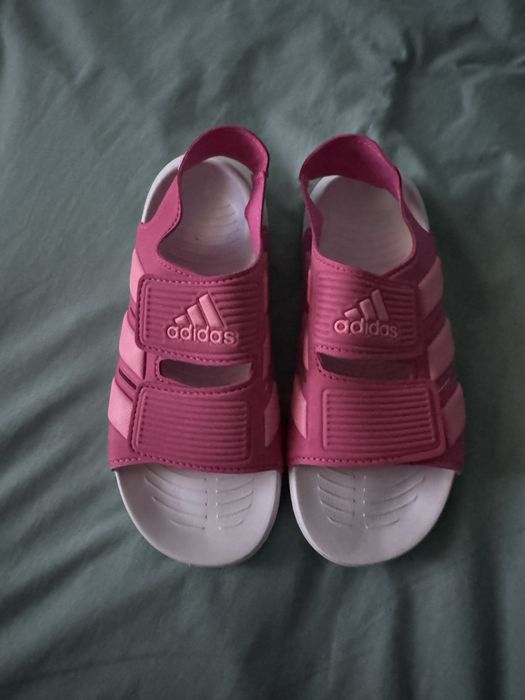 Продам новые детские сандалии ADIDAS