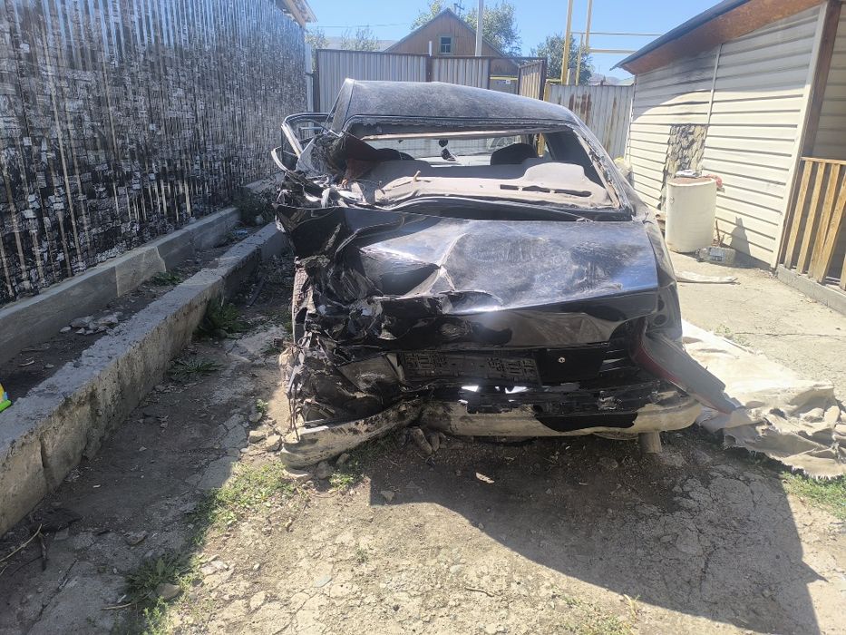 Продам  машину в аварийном состоянии.