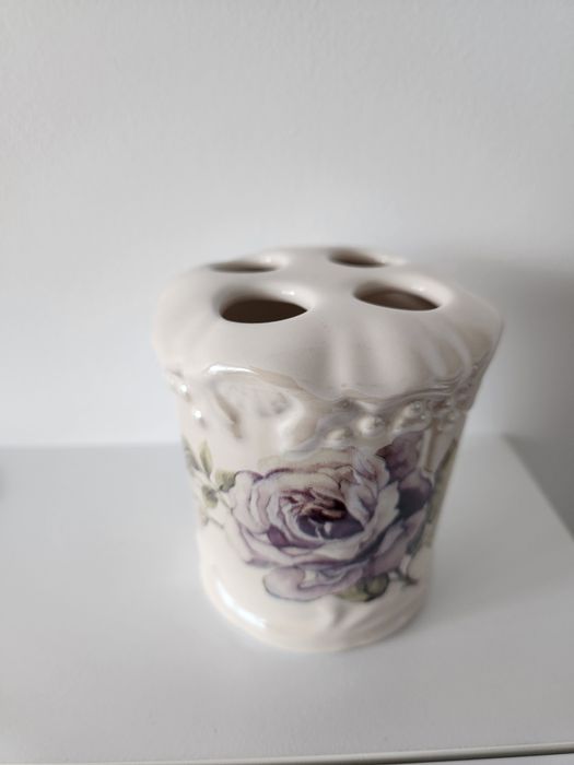 Поставка за четки за зъби