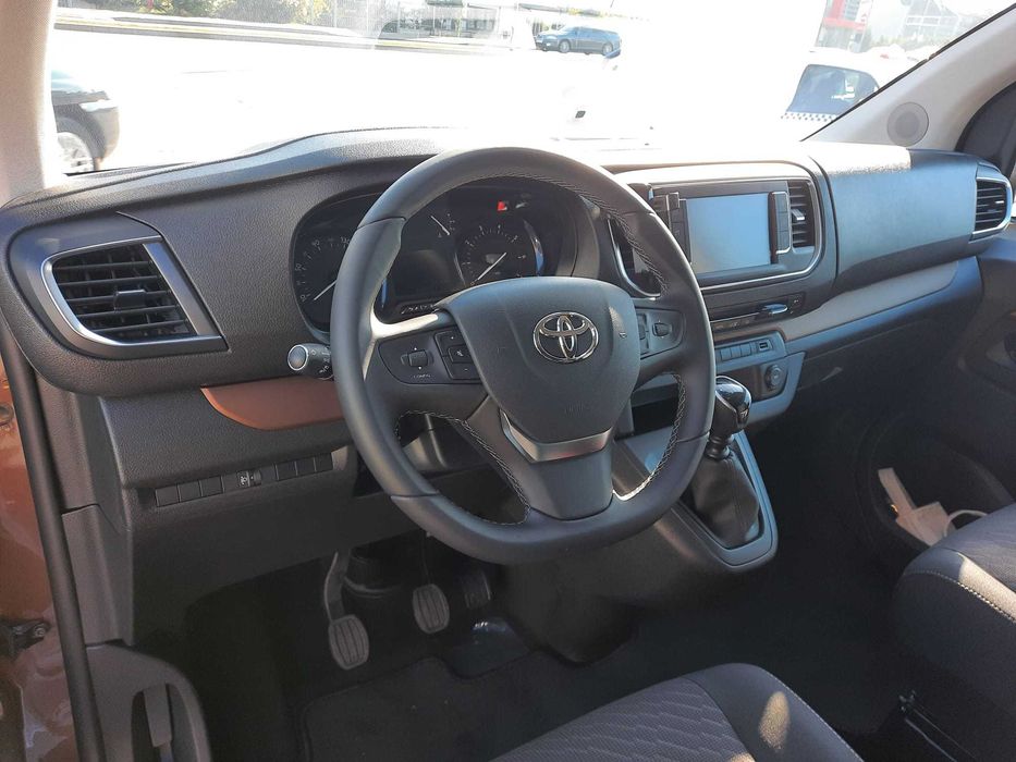 Inchiriez/Inchirieri Rent-a-van Cluj, închiriere dubă 7+1, microbuz