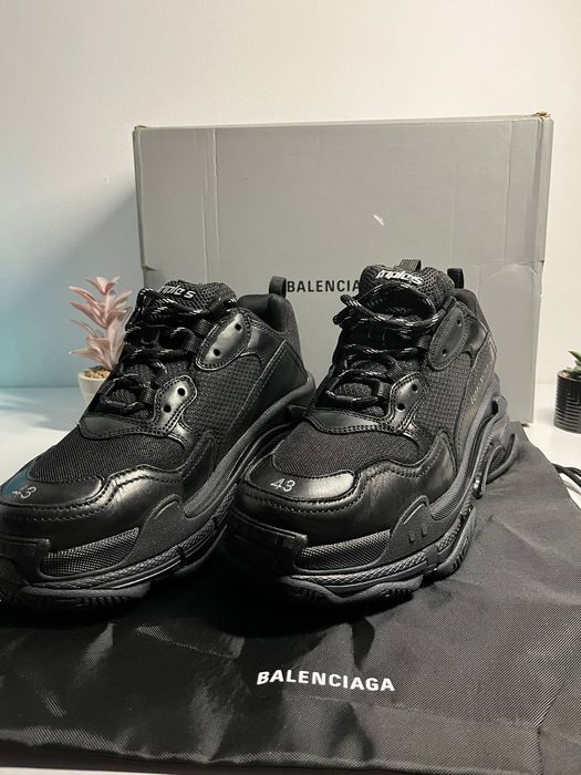 Balenciaga Triple S Negri(Doar 43)