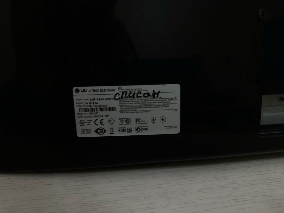 Монитор LG 22 дюйм