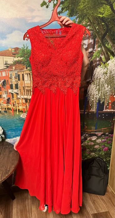 Красивое вечернее платье