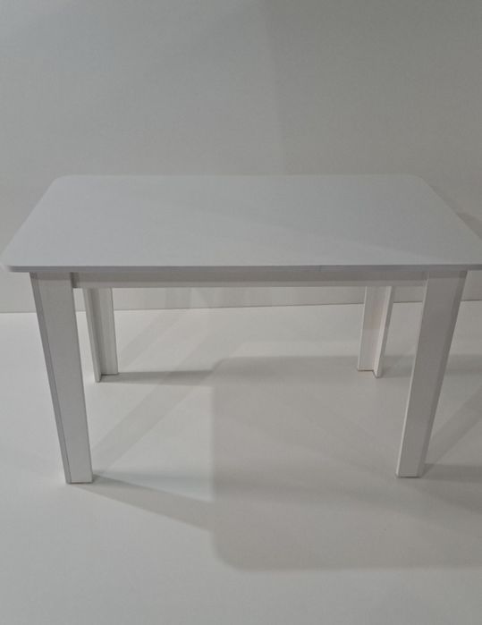 Стол.Жаңа.Новый.