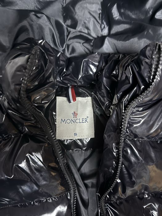 Geaca Lucioasa NFC si cod QR