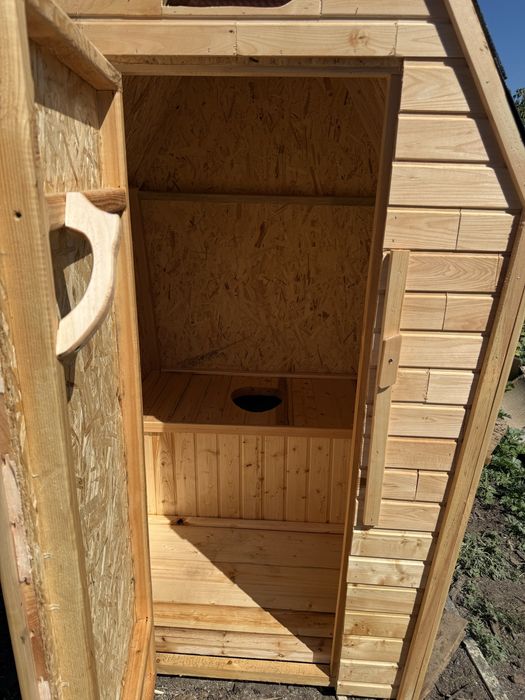 Классически уличный туалет