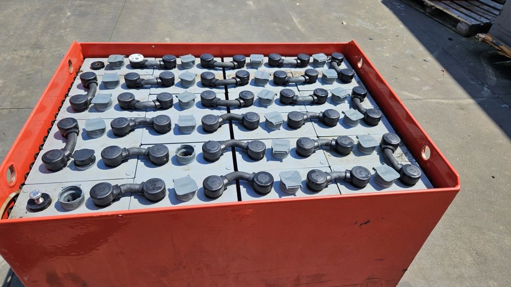 Ремонт на Тягови Батерии 12v 24v 48v 80v