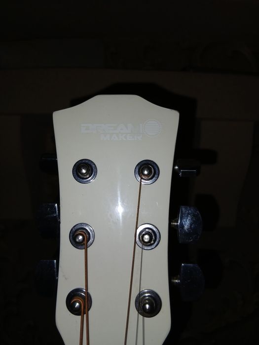 Продаю гитару в хорошем состоянии