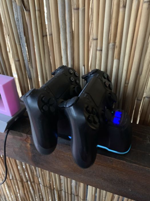 Ps4 с 4 gamepads external hard 1tb, подарък игви и светещ надпис