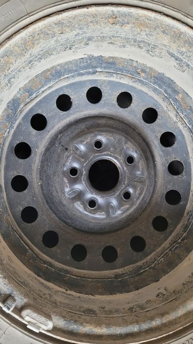 Железни джанти със зимни гуми