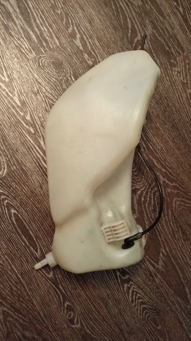 Бачок омывателя Aubi 80 B4