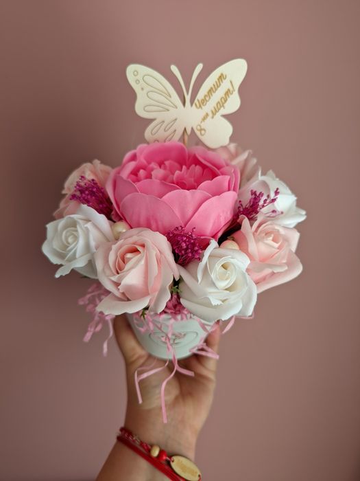 Подаръци за осми март