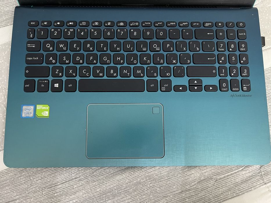 Asus s15 в хорошем состоянии