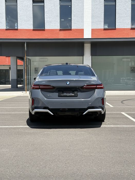 Bmw i5 35L 2024-Yil 11.500 yurgan +dop option 360kamera Harman Kardon