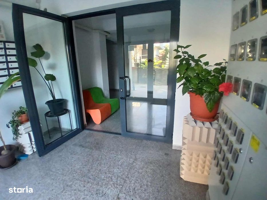 Vede din camera Padurea Rosu la200m, STB 200 m,etj 2 din3,lift,mobilat