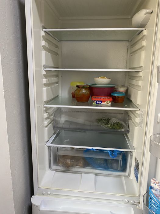 Холодильник белый