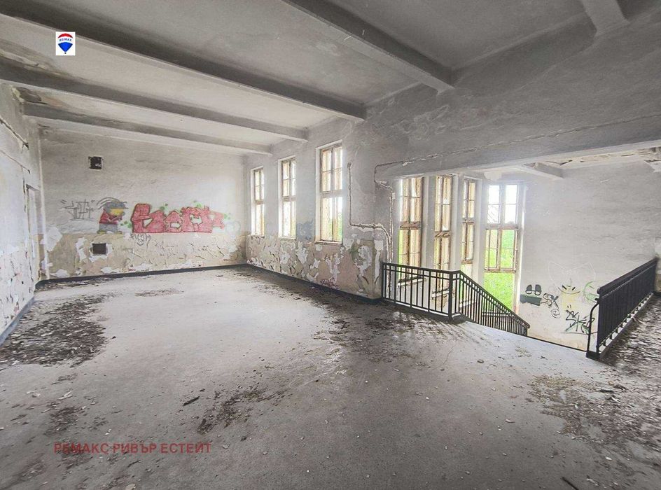 Продава се Промишлена сграда в с. Екзарх Йосиф, Област Русе - 697 кв.м за 130 €/кв.м - Снимка #3